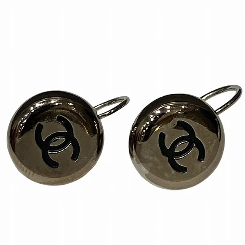 Heavy Duty Drop Earrings for Durability -Chanel  Metal Clip Earrings (Pre-Owned)