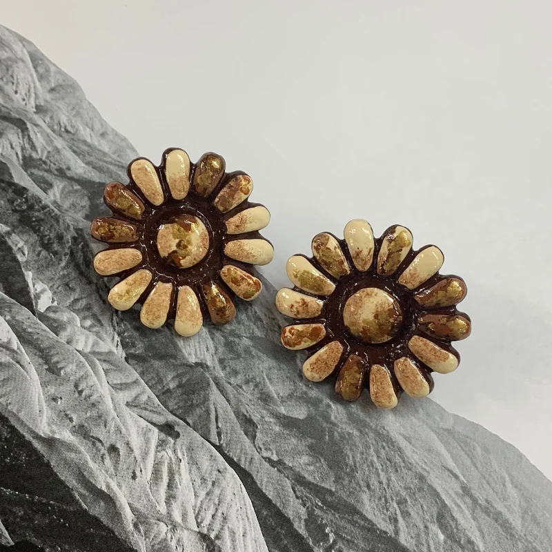 Hoop earrings with tortoiseshell designs for a chic and classic style-Jericho Clay Post Back Earrings in Brindle