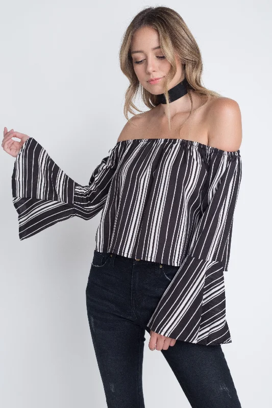 Necklaces and pendants with feather designs for a boho-chic, carefree vibe-Women's Off Shoulder Casual Stripe Bell Sleeve Top